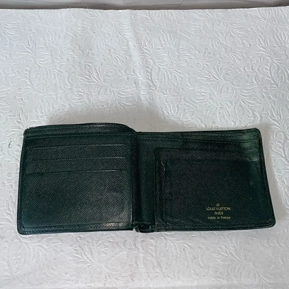 Authentic Men’s Louis Vuitton Green Leather Wallet